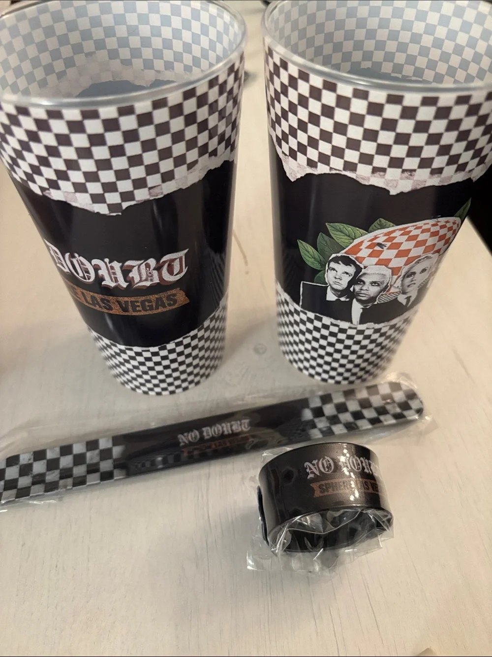 No Doubt Black Check Disposable Party Cups - Set with bracelets and apple.